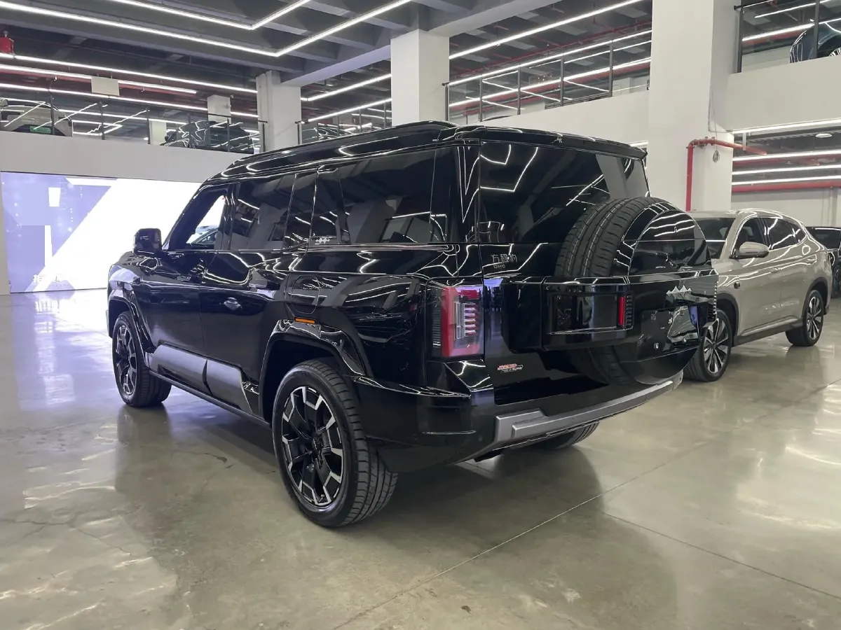 2025 FangChengBao Bao 8 2.0T 245HP L4 E-CVT PHEV 36.8KWH,autocango,china used car exporter,china ev exporter,chinese used car exporter,chinese used ev exporter