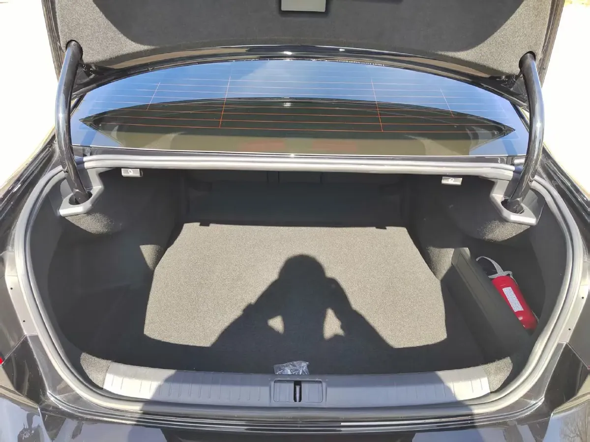 2023 Volkswagen Magotan 2.0T 186HP L4 7DCT,autocango,china used car exporter,china ev exporter,chinese used car exporter,chinese used ev exporter