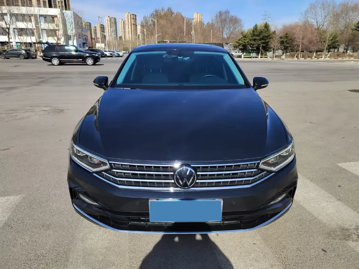 2023 Volkswagen Magotan 2.0T 186HP L4 7DCT,autocango,china used car exporter,china ev exporter,chinese used car exporter,chinese used ev exporter