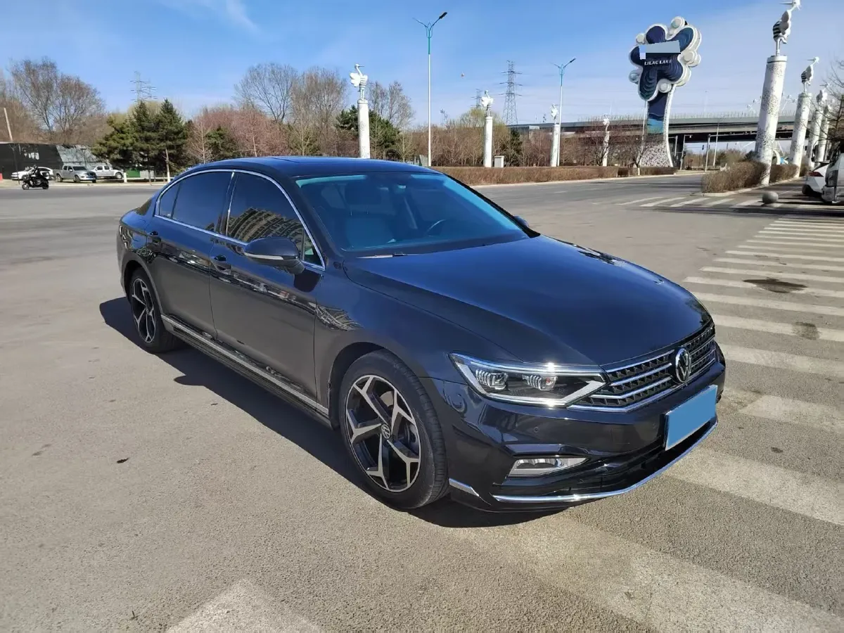 2023 Volkswagen Magotan 2.0T 186HP L4 7DCT,autocango,china used car exporter,china ev exporter,chinese used car exporter,chinese used ev exporter