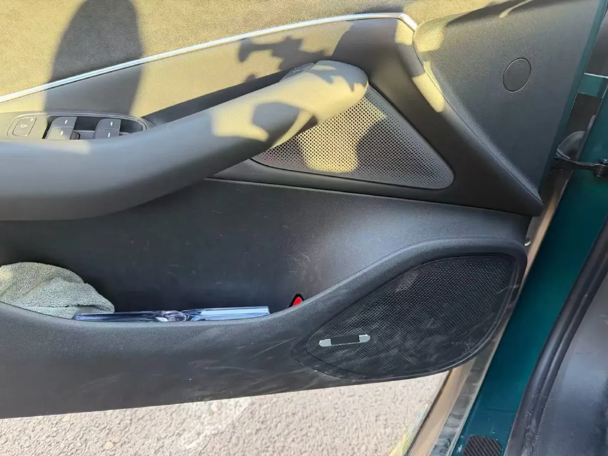 2025 MI SU7 Ultra BEV 93.7KWH,autocango,china used car exporter,china ev exporter,chinese used car exporter,chinese used ev exporter