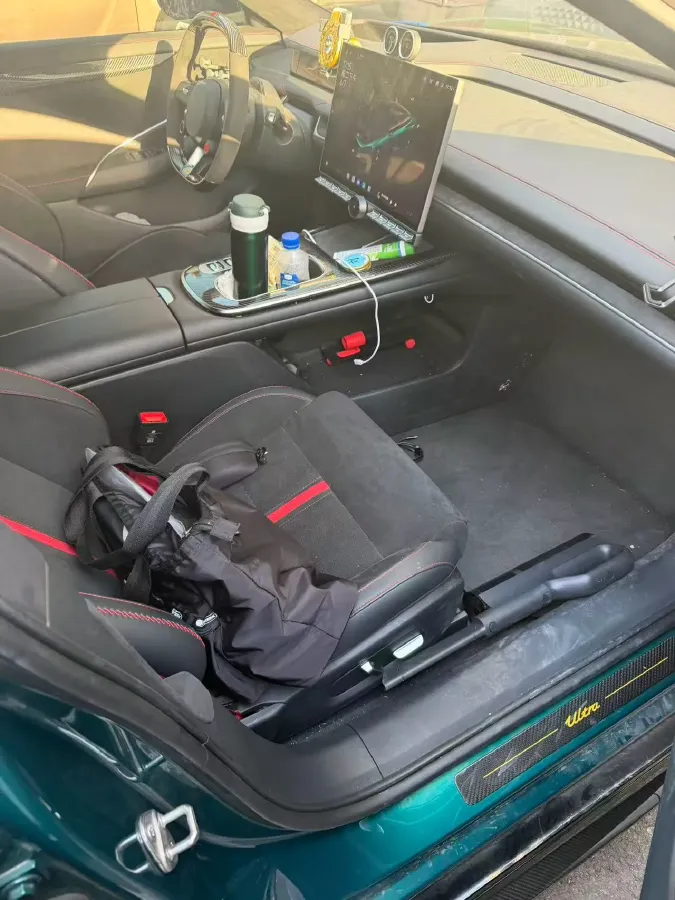 2025 MI SU7 Ultra BEV 93.7KWH,autocango,china used car exporter,china ev exporter,chinese used car exporter,chinese used ev exporter