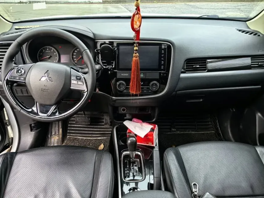 2018 Mitsubishi Outlander 2.0L 166HP L4 CVT,autocango,china used car exporter,china ev exporter,chinese used car exporter,chinese used ev exporter