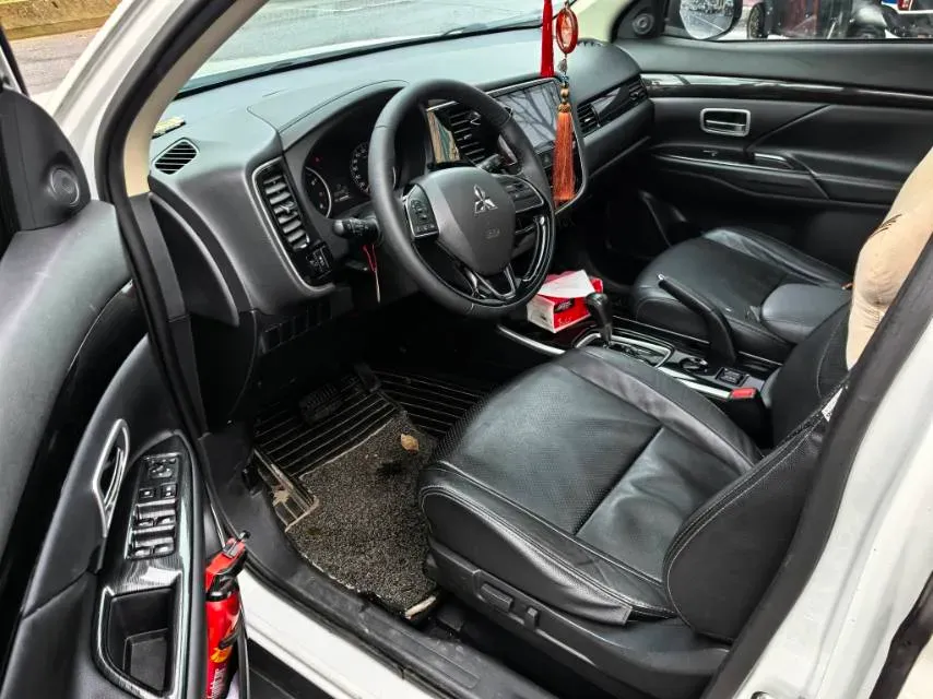 2018 Mitsubishi Outlander 2.0L 166HP L4 CVT,autocango,china used car exporter,china ev exporter,chinese used car exporter,chinese used ev exporter