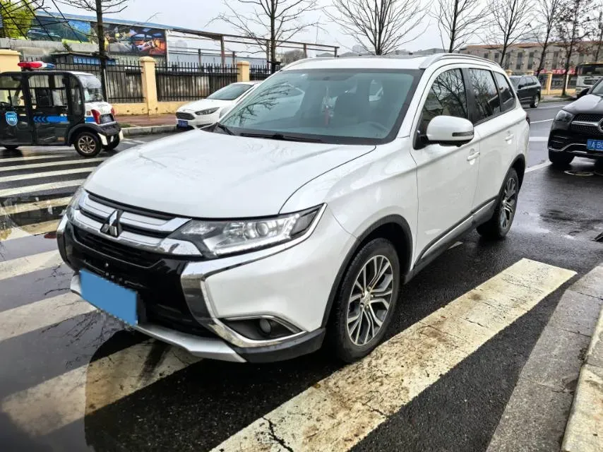 2018 Mitsubishi Outlander 2.0L 166HP L4 CVT,autocango,china used car exporter,china ev exporter,chinese used car exporter,chinese used ev exporter