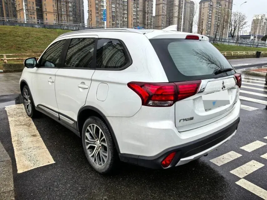 2018 Mitsubishi Outlander 2.0L 166HP L4 CVT,autocango,china used car exporter,china ev exporter,chinese used car exporter,chinese used ev exporter