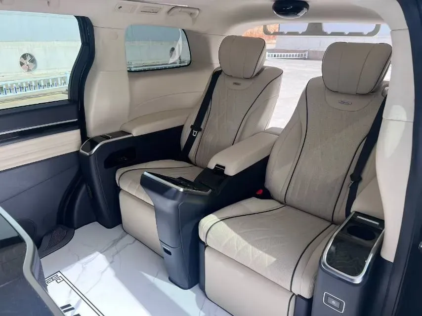 2021 GAC Trumpchi M8 2.0T 252HP L4 8AT,autocango,china used car exporter,china ev exporter,chinese used car exporter,chinese used ev exporter