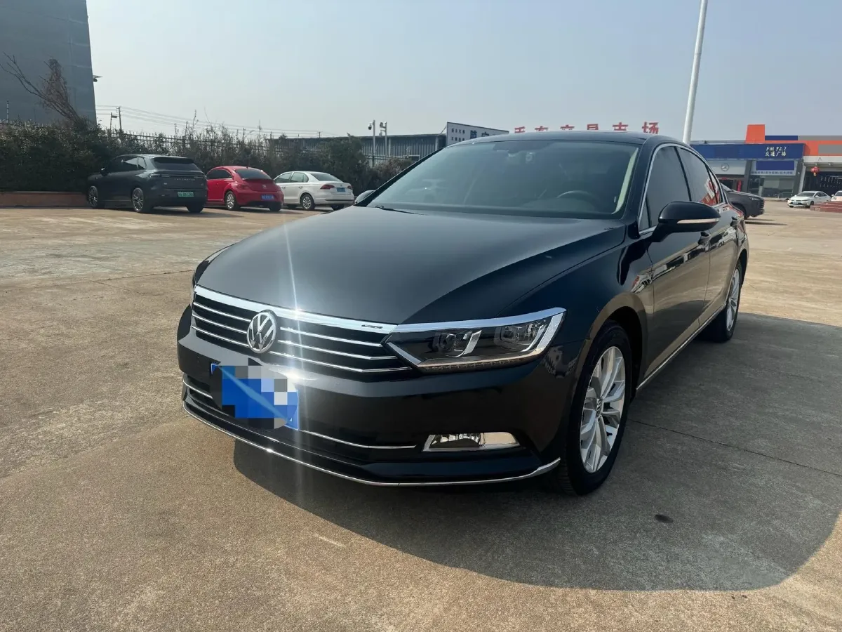 2019 Volkswagen Magotan 2.0T 186HP L4 7DCT,autocango,china used car exporter,china ev exporter,chinese used car exporter,chinese used ev exporter