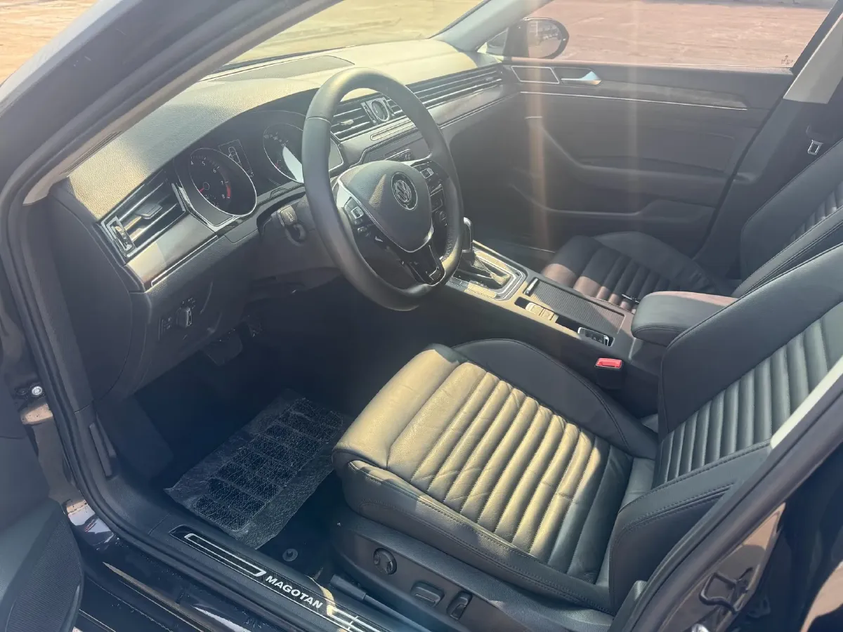 2019 Volkswagen Magotan 2.0T 186HP L4 7DCT,autocango,china used car exporter,china ev exporter,chinese used car exporter,chinese used ev exporter