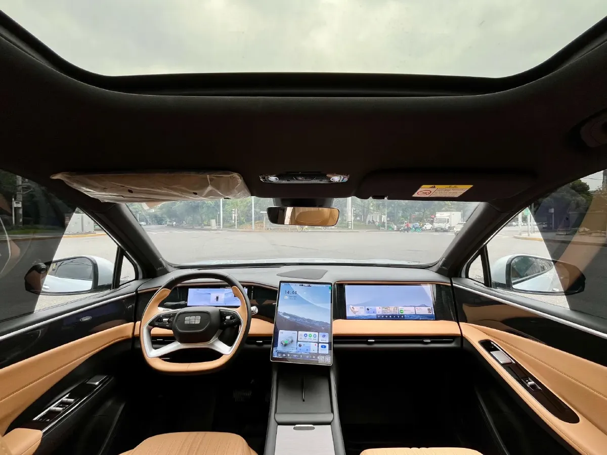 2024 Geely Galaxy L7 1.5T 163HP L4 3DHT PHEV 18.7KWH,autocango,china used car exporter,china ev exporter,chinese used car exporter,chinese used ev exporter