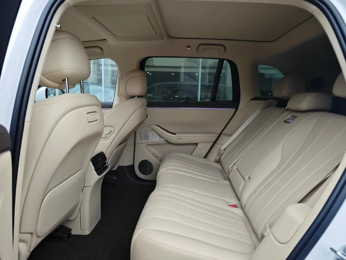 2026 AITO AITO M7 REEV 160HP REEV,autocango,china used car exporter,china ev exporter,chinese used car exporter,chinese used ev exporter