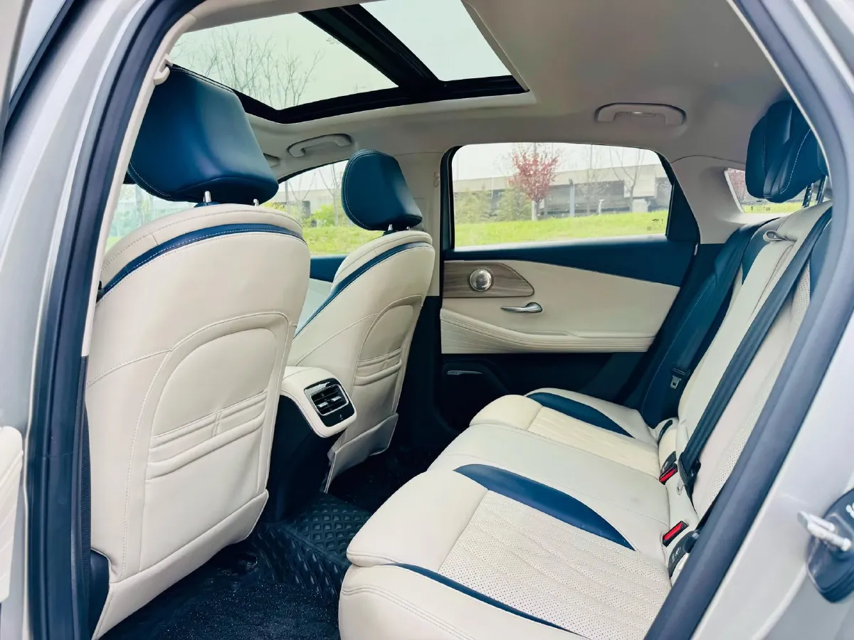 2022 Chery Arrizo 8 1.6T 197HP L4 7DCT,autocango,china used car exporter,china ev exporter,chinese used car exporter,chinese used ev exporter