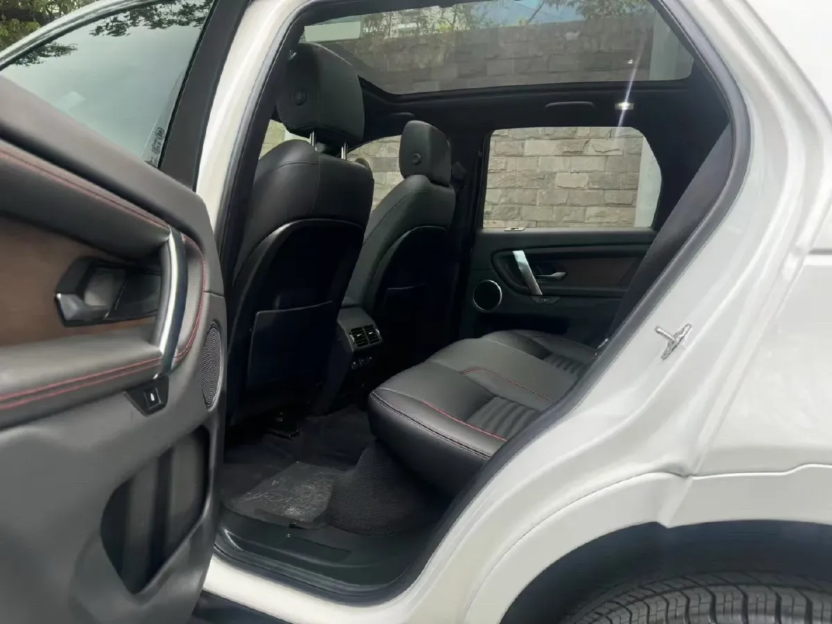 2022 Land Rover Discovery Sport 2.0T 249HP L4 9AT,autocango,china used car exporter,china ev exporter,chinese used car exporter,chinese used ev exporter