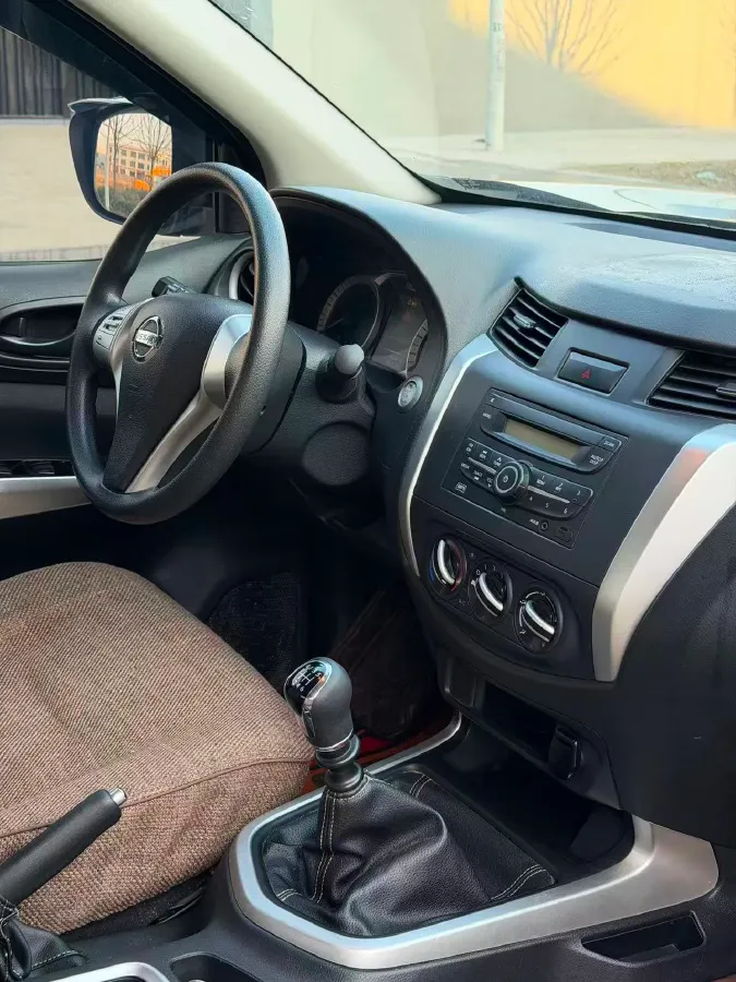 2021 Nissan Navara 2.5L 190HP L4 6MT,autocango,china used car exporter,china ev exporter,chinese used car exporter,chinese used ev exporter