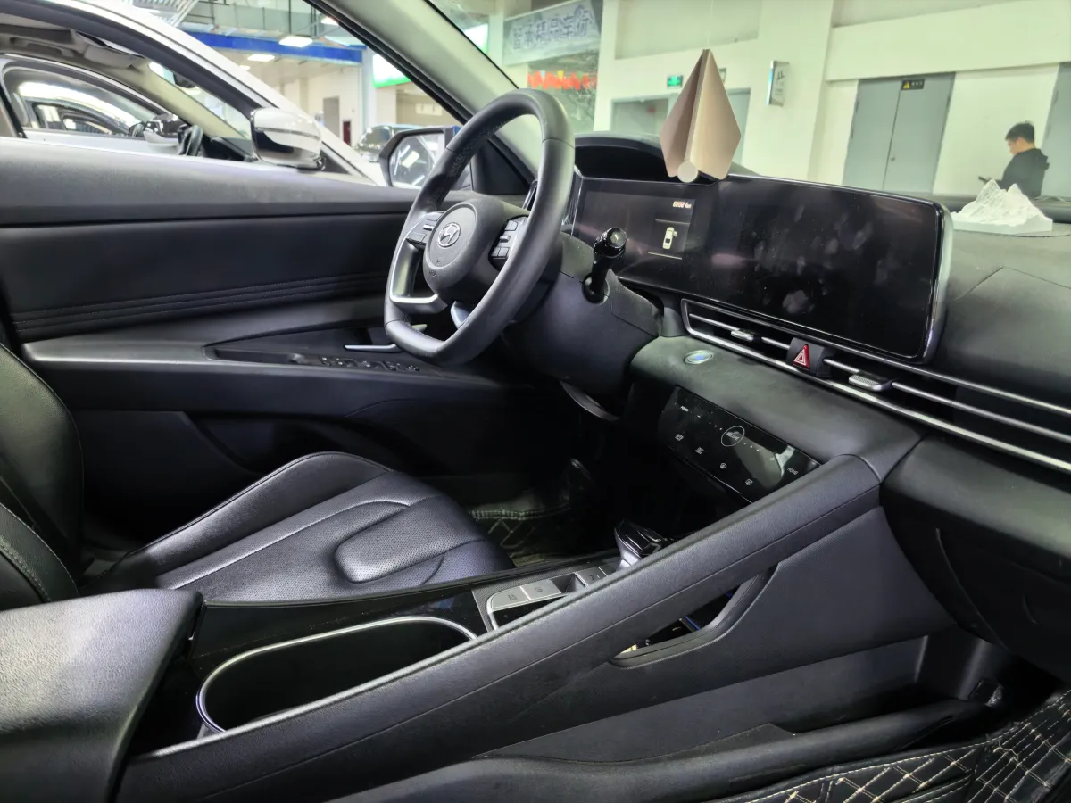 2021 Hyundai Elantra 1.5L 115HP L4 CVT,autocango,china used car exporter,china ev exporter,chinese used car exporter,chinese used ev exporter