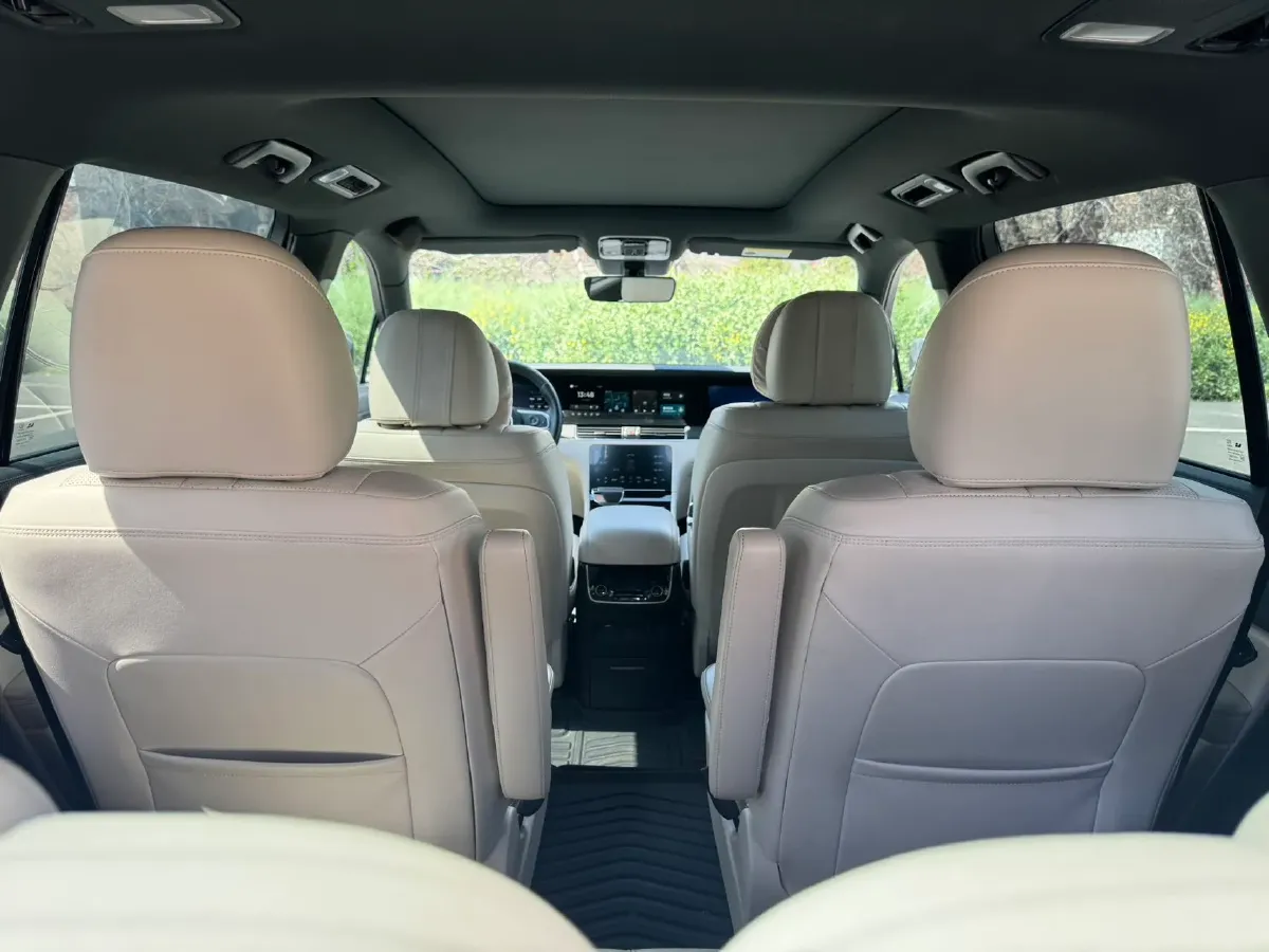 2020 Li ONE Range Extended 131HP REEV 40.5KWH,autocango,china used car exporter,china ev exporter,chinese used car exporter,chinese used ev exporter