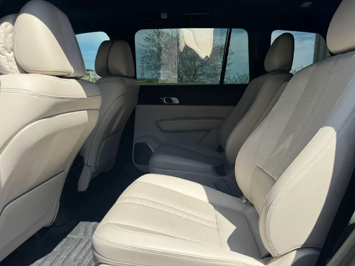 2020 Li ONE Range Extended 131HP REEV 40.5KWH,autocango,china used car exporter,china ev exporter,chinese used car exporter,chinese used ev exporter