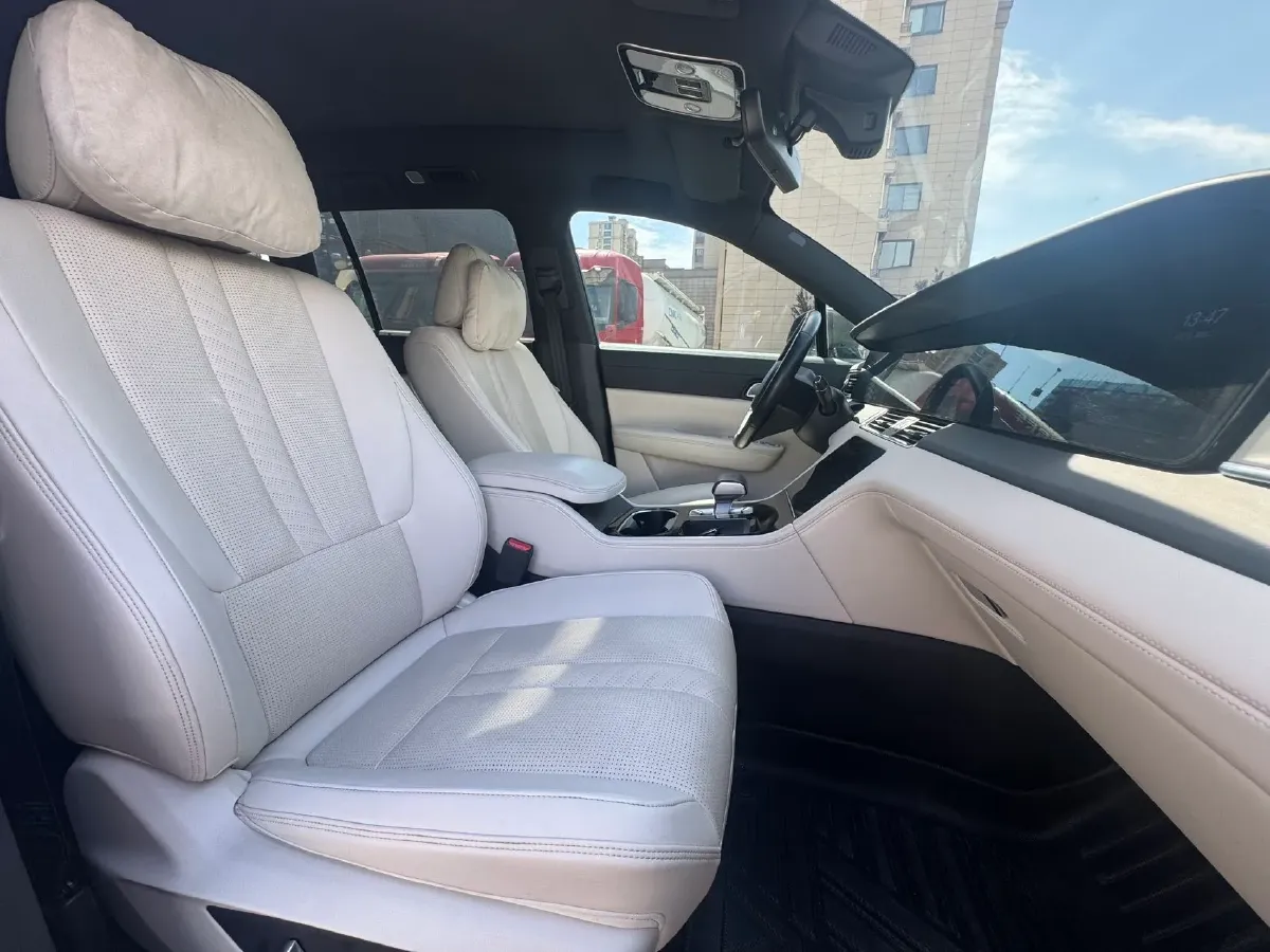 2020 Li ONE Range Extended 131HP REEV 40.5KWH,autocango,china used car exporter,china ev exporter,chinese used car exporter,chinese used ev exporter