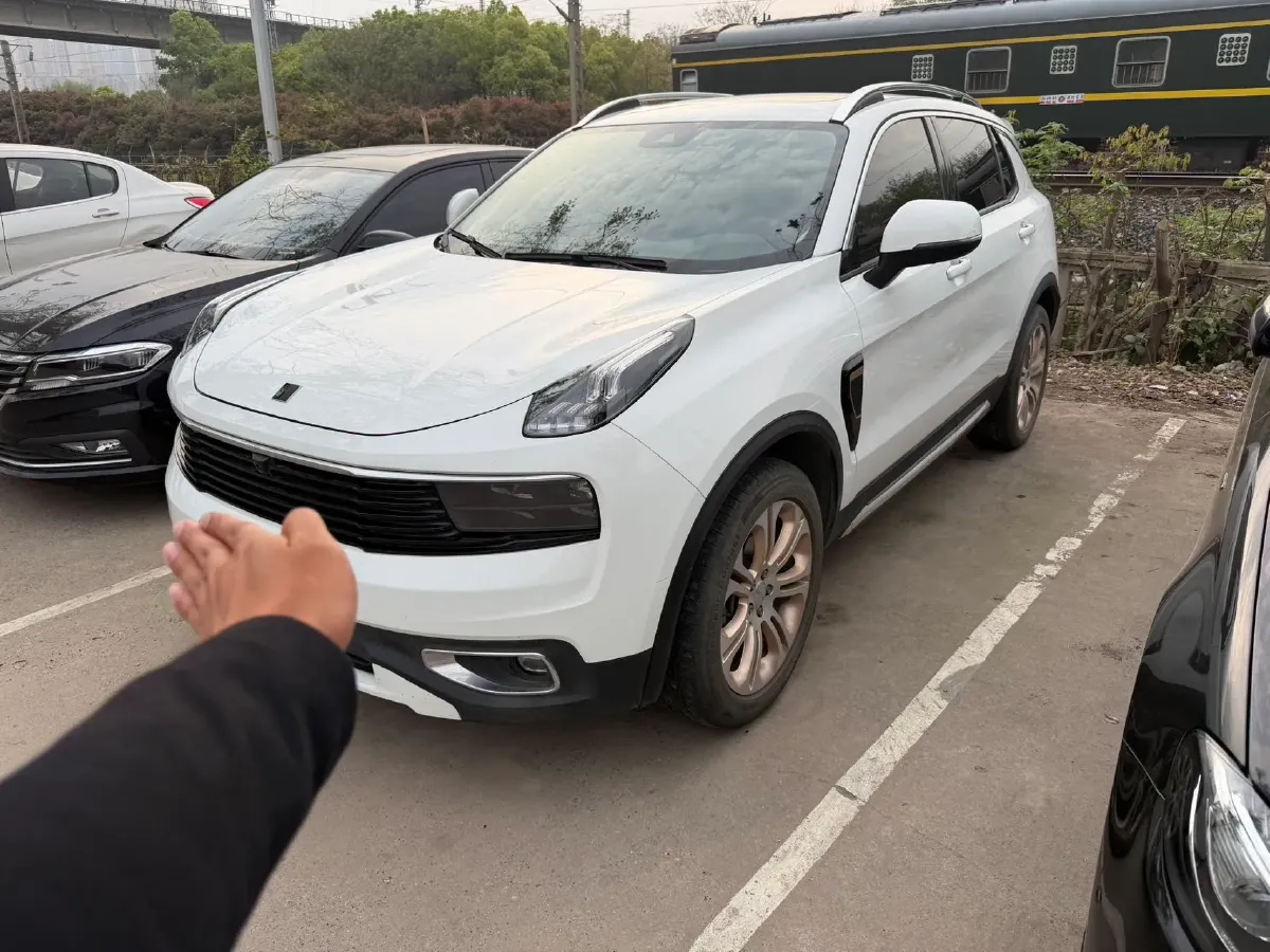 2019 Beijing BJ40 2.0T 218HP L4 6AT,autocango,china used car exporter,china ev exporter,chinese used car exporter,chinese used ev exporter