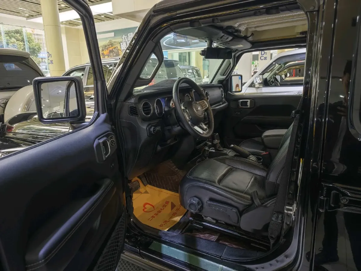 2019 Jeep Wrangler 2.0T 266HP L4 8AT,autocango,china used car exporter,china ev exporter,chinese used car exporter,chinese used ev exporter