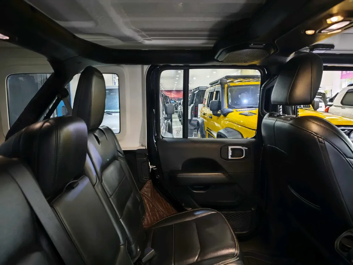 2019 Jeep Wrangler 2.0T 266HP L4 8AT,autocango,china used car exporter,china ev exporter,chinese used car exporter,chinese used ev exporter