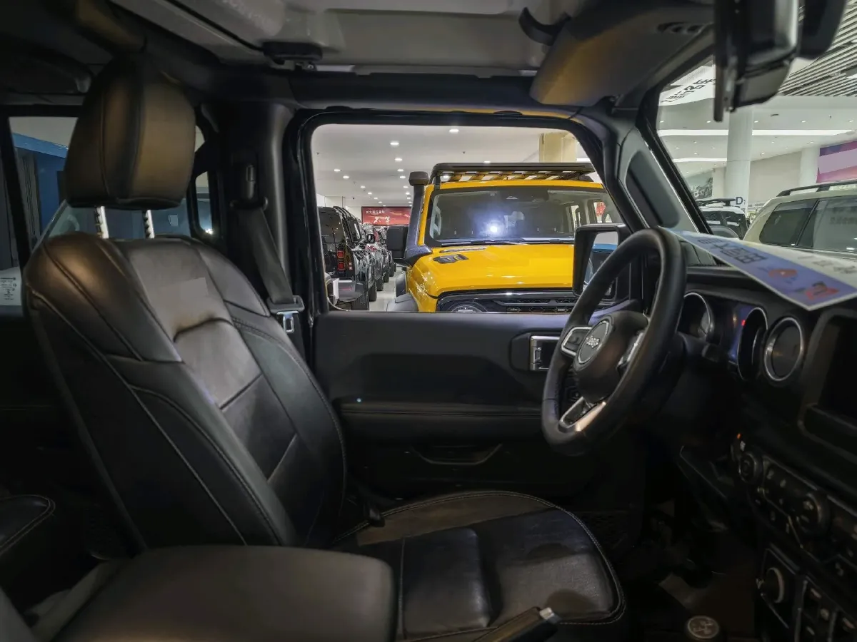 2019 Jeep Wrangler 2.0T 266HP L4 8AT,autocango,china used car exporter,china ev exporter,chinese used car exporter,chinese used ev exporter