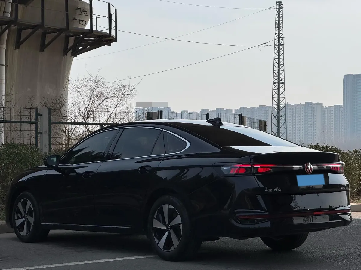 2024 Volkswagen Magotan 1.5T 160HP L4 7DCT,autocango,china used car exporter,china ev exporter,chinese used car exporter,chinese used ev exporter