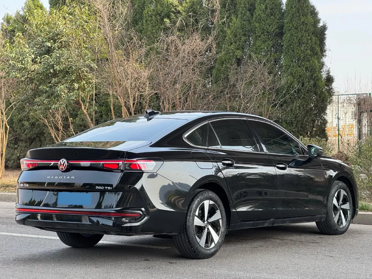 2024 Volkswagen Magotan 1.5T 160HP L4 7DCT,autocango,china used car exporter,china ev exporter,chinese used car exporter,chinese used ev exporter