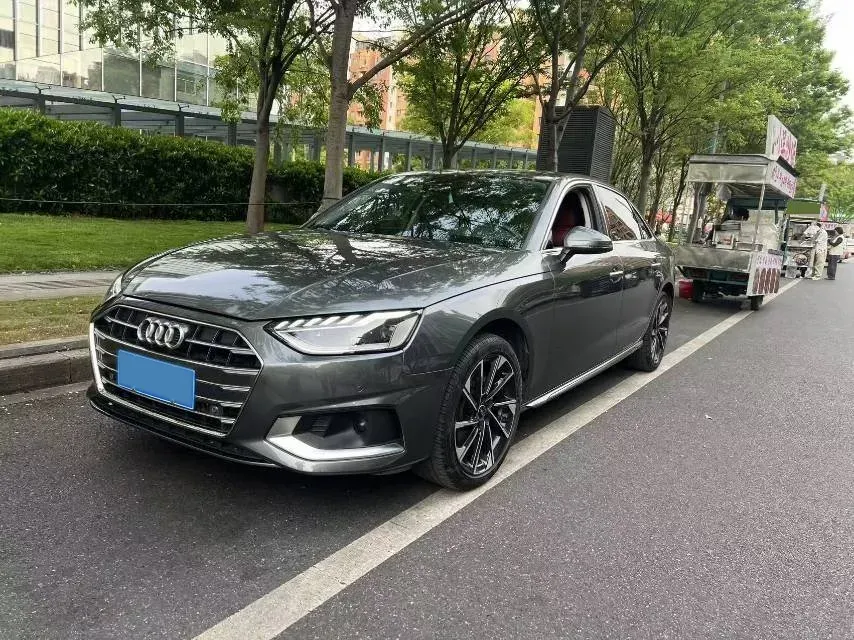 2022 Audi A4L 2.0T 190HP L4 7DCT,autocango,china used car exporter,china ev exporter,chinese used car exporter,chinese used ev exporter