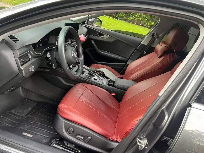 2022 Audi A4L 2.0T 190HP L4 7DCT,autocango,china used car exporter,china ev exporter,chinese used car exporter,chinese used ev exporter