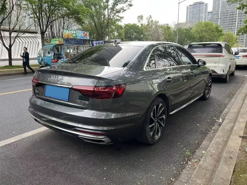 2022 Audi A4L 2.0T 190HP L4 7DCT,autocango,china used car exporter,china ev exporter,chinese used car exporter,chinese used ev exporter