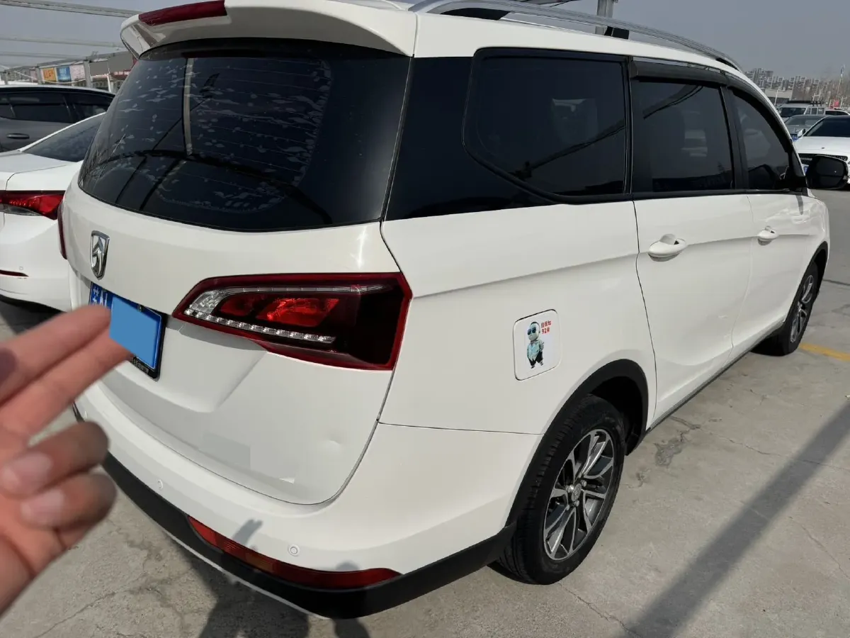 2019 BaoJun 730 1.5T 147HP L4 CVT,autocango,china used car exporter,china ev exporter,chinese used car exporter,chinese used ev exporter