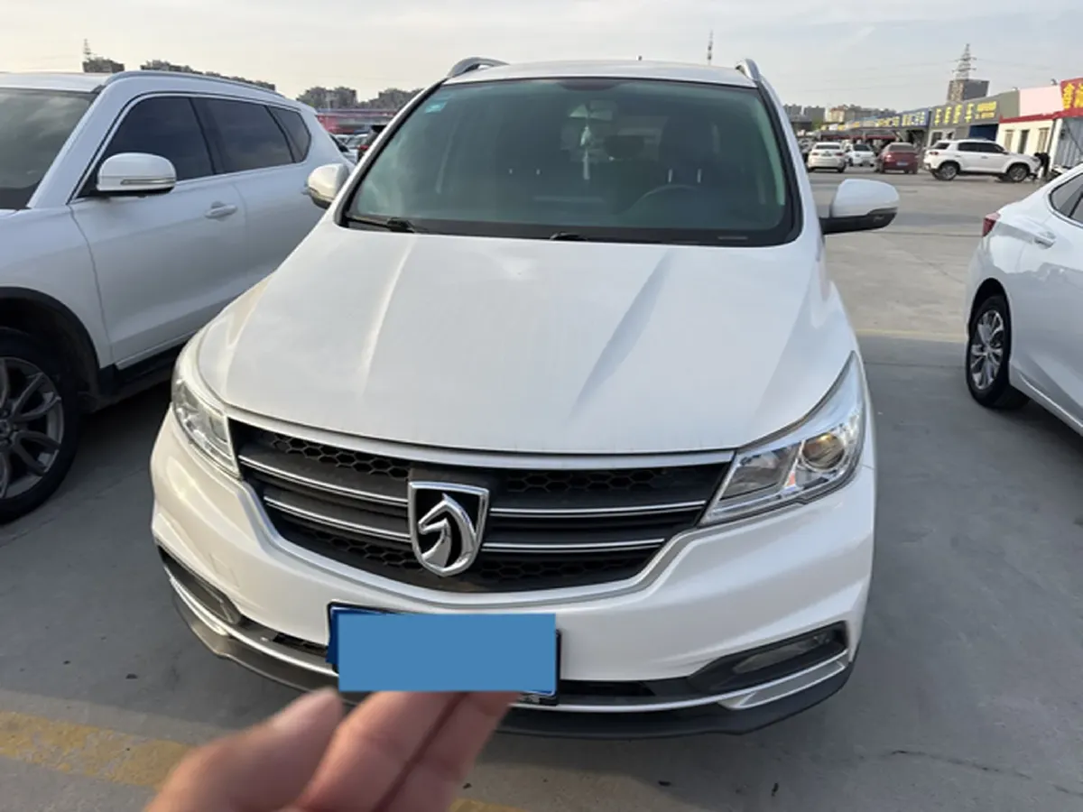 2019 BaoJun 730 1.5T 147HP L4 CVT,autocango,china used car exporter,china ev exporter,chinese used car exporter,chinese used ev exporter