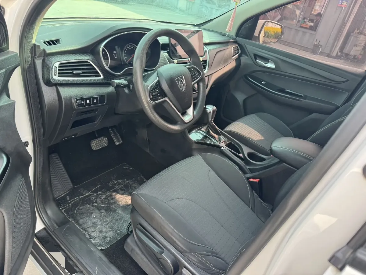 2019 BaoJun 730 1.5T 147HP L4 CVT,autocango,china used car exporter,china ev exporter,chinese used car exporter,chinese used ev exporter