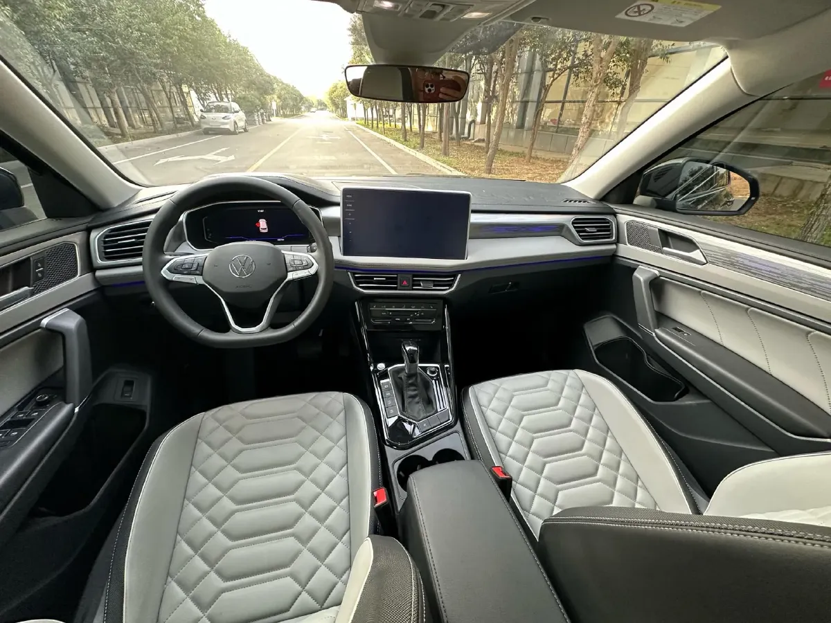 2024 Volkswagen Tayron 2.0T 186HP L4 7DCT,autocango,china used car exporter,china ev exporter,chinese used car exporter,chinese used ev exporter