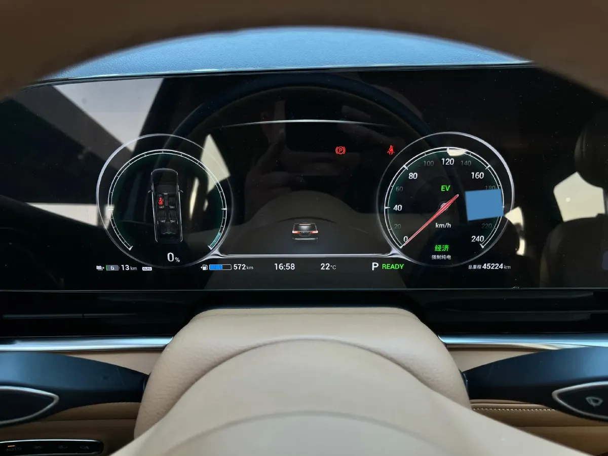 2024 Voyah Dream 1.5T 150HP L4 PHEV 43KWH,autocango,china used car exporter,china ev exporter,chinese used car exporter,chinese used ev exporter