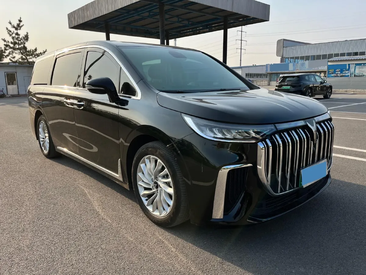 2024 Voyah Dream 1.5T 150HP L4 PHEV 43KWH,autocango,china used car exporter,china ev exporter,chinese used car exporter,chinese used ev exporter
