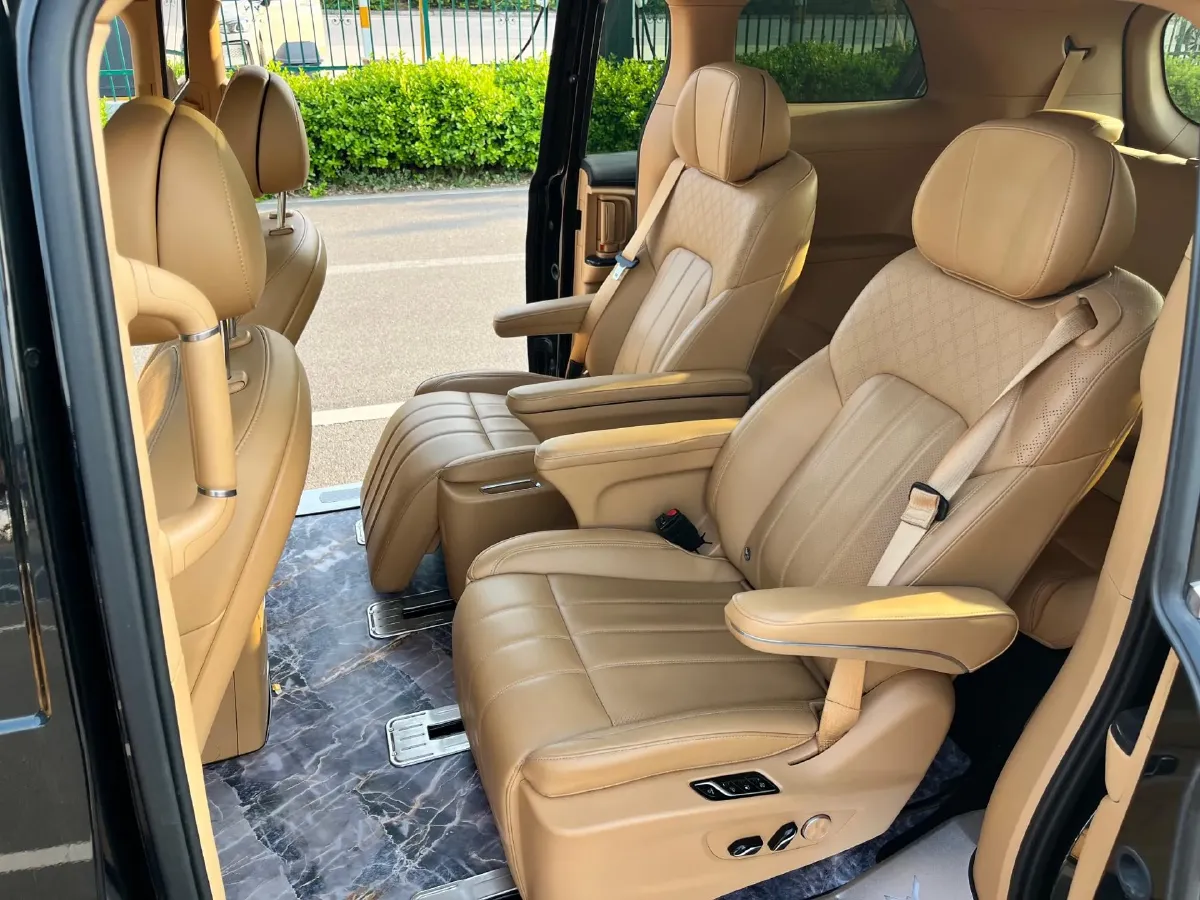 2024 Voyah Dream 1.5T 150HP L4 PHEV 43KWH,autocango,china used car exporter,china ev exporter,chinese used car exporter,chinese used ev exporter