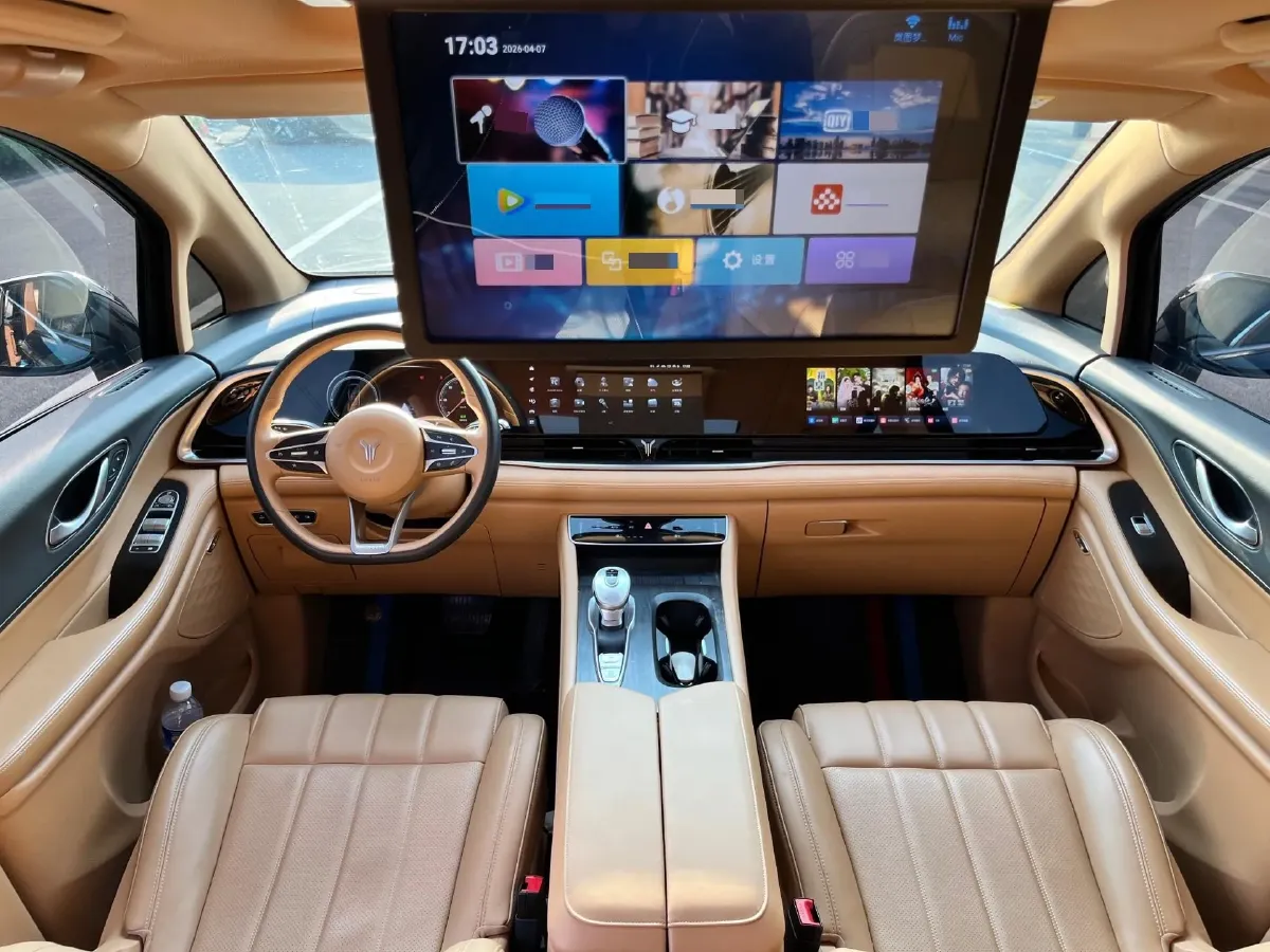 2024 Voyah Dream 1.5T 150HP L4 PHEV 43KWH,autocango,china used car exporter,china ev exporter,chinese used car exporter,chinese used ev exporter