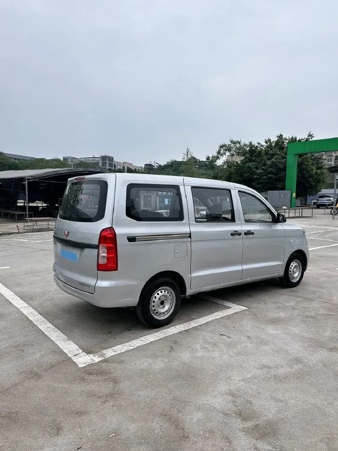 2019 WuLing HongGuang V 1.5L 99HP L4 6MT,autocango,china used car exporter,china ev exporter,chinese used car exporter,chinese used ev exporter