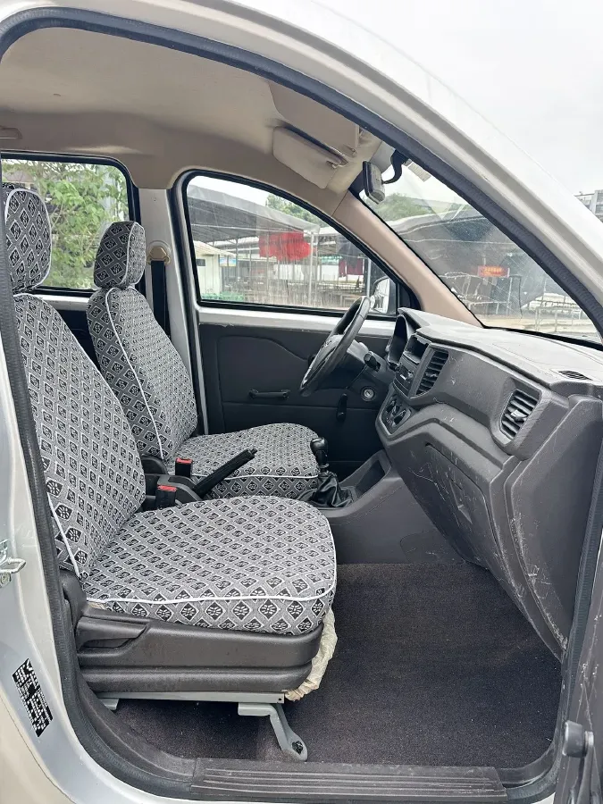 2019 WuLing HongGuang V 1.5L 99HP L4 6MT,autocango,china used car exporter,china ev exporter,chinese used car exporter,chinese used ev exporter