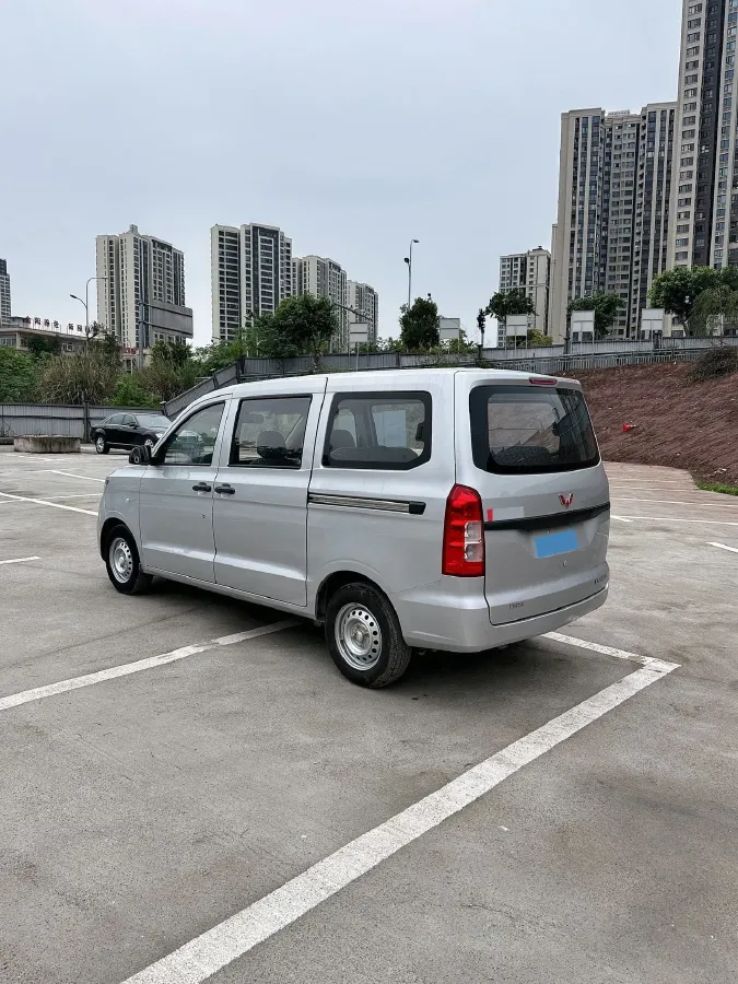 2019 WuLing HongGuang V 1.5L 99HP L4 6MT,autocango,china used car exporter,china ev exporter,chinese used car exporter,chinese used ev exporter