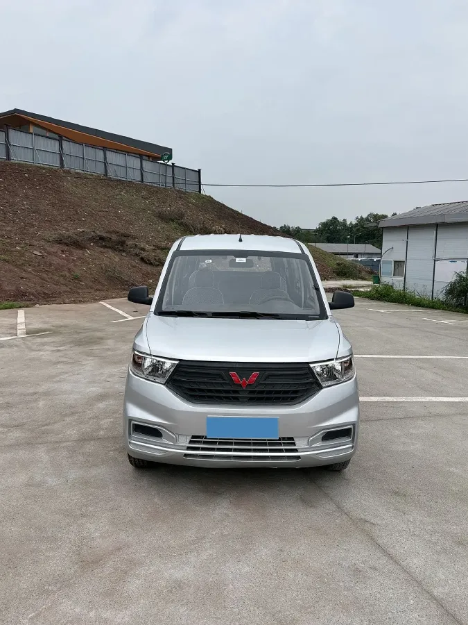 2019 WuLing HongGuang V 1.5L 99HP L4 6MT,autocango,china used car exporter,china ev exporter,chinese used car exporter,chinese used ev exporter