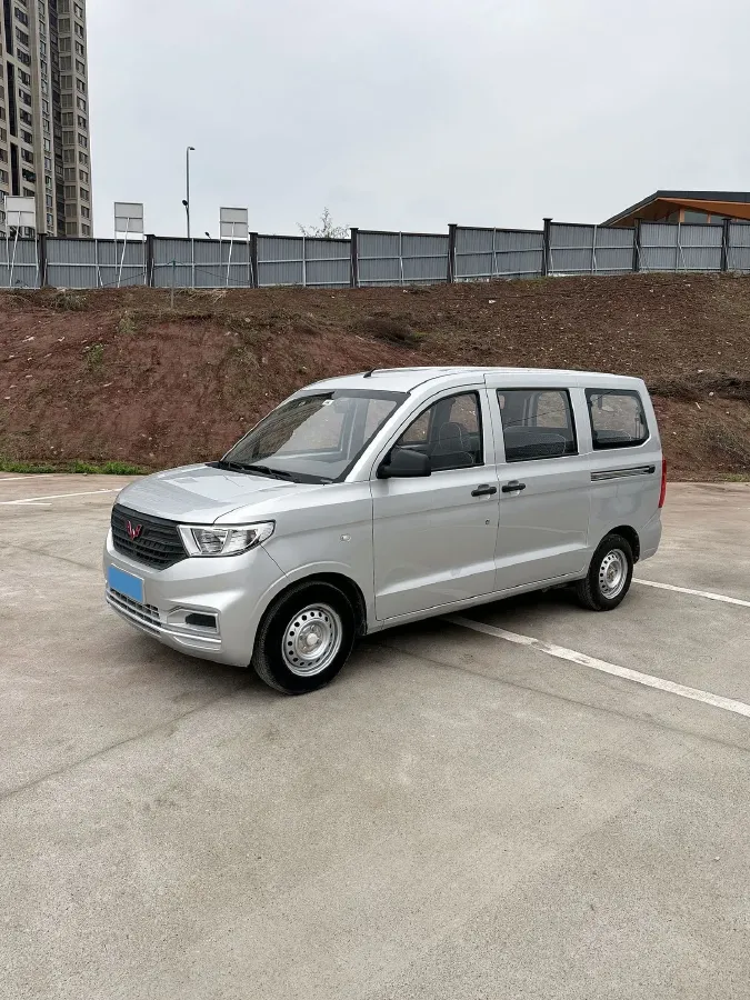 2019 WuLing HongGuang V 1.5L 99HP L4 6MT,autocango,china used car exporter,china ev exporter,chinese used car exporter,chinese used ev exporter