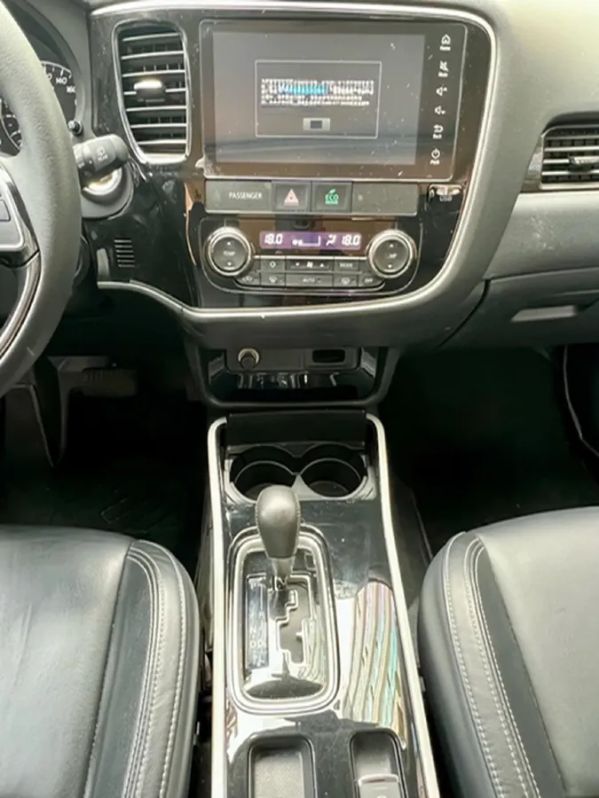 2020 Mitsubishi Outlander 2.0L 166HP L4 CVT,autocango,china used car exporter,china ev exporter,chinese used car exporter,chinese used ev exporter