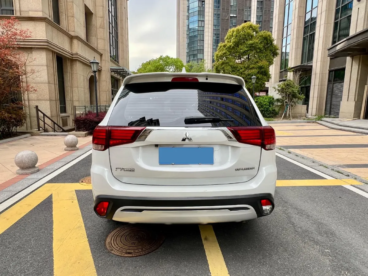 2020 Mitsubishi Outlander 2.0L 166HP L4 CVT,autocango,china used car exporter,china ev exporter,chinese used car exporter,chinese used ev exporter