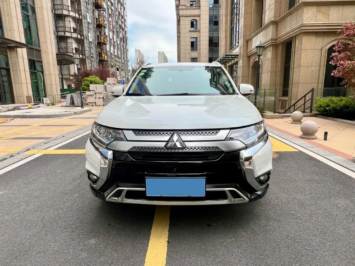 2020 Mitsubishi Outlander 2.0L 166HP L4 CVT,autocango,china used car exporter,china ev exporter,chinese used car exporter,chinese used ev exporter