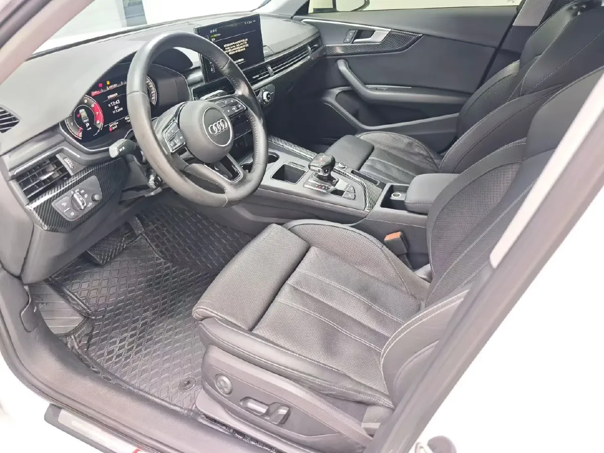 2020 Audi A4L 2.0T 190HP L4 7DCT,autocango,china used car exporter,china ev exporter,chinese used car exporter,chinese used ev exporter