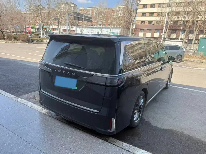 2022 Voyah Dream 1.5T 136HP L4 PHEV 25.57KWH,autocango,china used car exporter,china ev exporter,chinese used car exporter,chinese used ev exporter