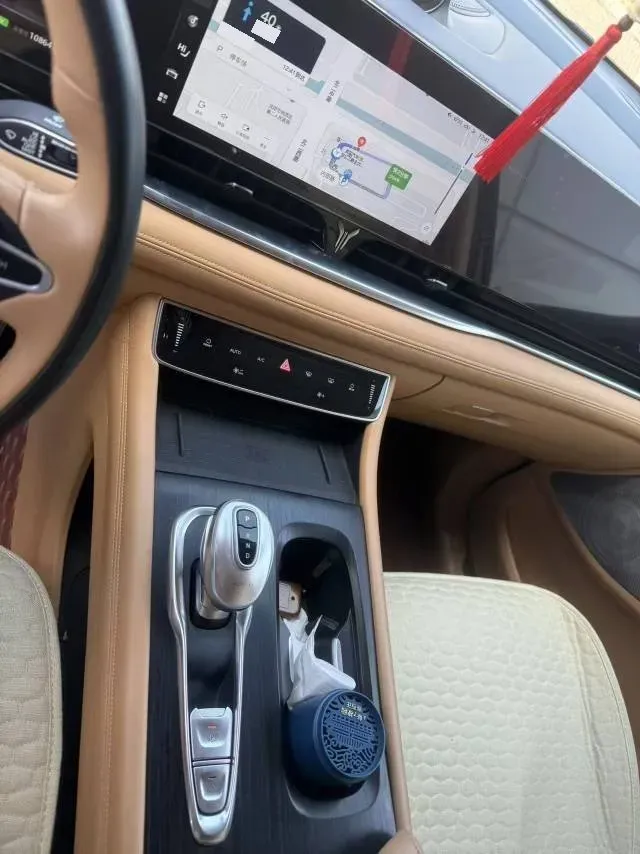 2022 Voyah Dream 1.5T 136HP L4 PHEV 25.57KWH,autocango,china used car exporter,china ev exporter,chinese used car exporter,chinese used ev exporter